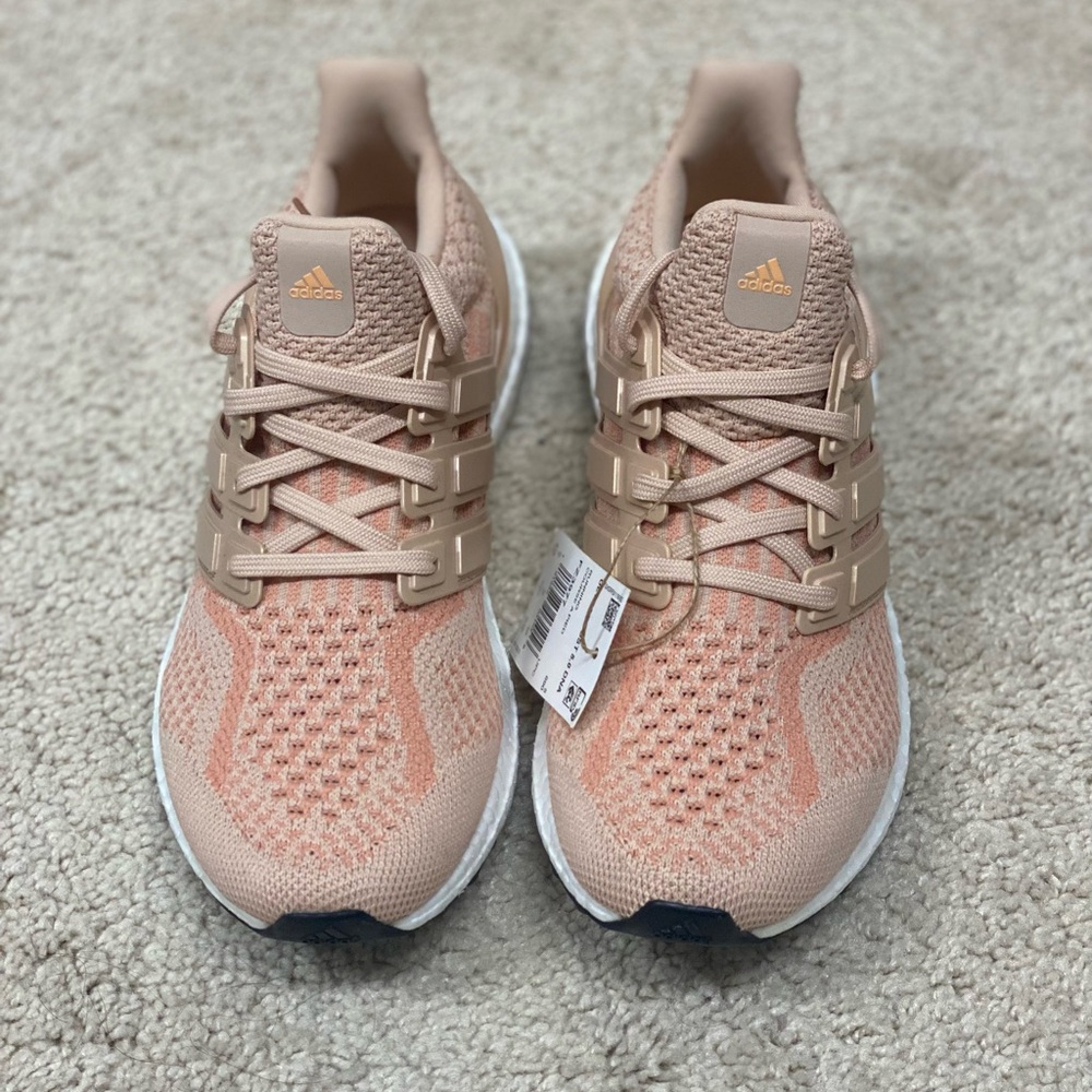 NWT Adidas UltraBoost 5.0 DNA Woman’s Halo Blush Size 6.5